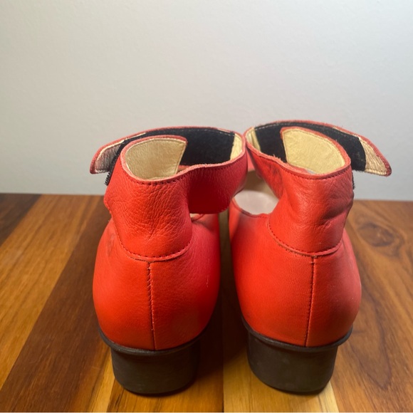 Red Flats with Ankle Strap and Rounded Toe in size 39 (8 US) (Loints of Holland) - Picture 9 of 9